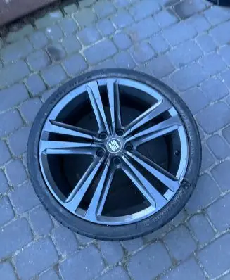 Cupra Leon R19 alloy rim 