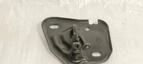 Audi A1 Engine bonnet/hood lock/latch loop/hook 4G0823186