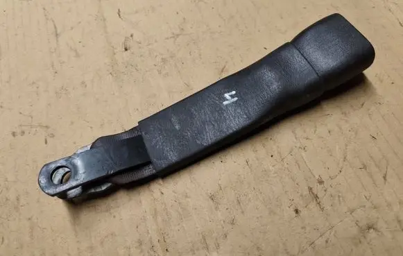 Jeep Cherokee XJ Front seatbelt buckle