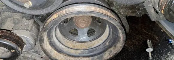 Mercedes-Benz C W203 Crankshaft pulley 