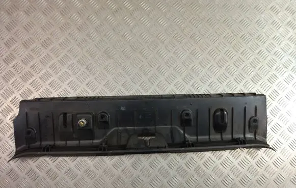 BMW 5 F10 F11 Tailgate/boot lid lock trim 7227535