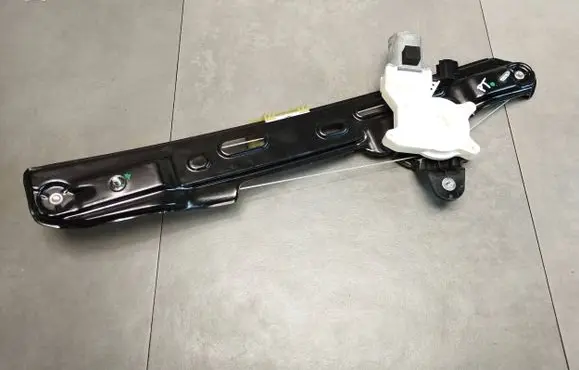 Volkswagen Amarok II Rear door window regulator with motor