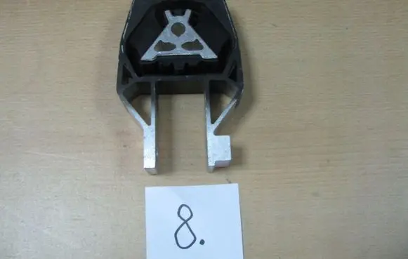 Ford Kuga II Engine mount bracket AV616P062AC CV616P082DC