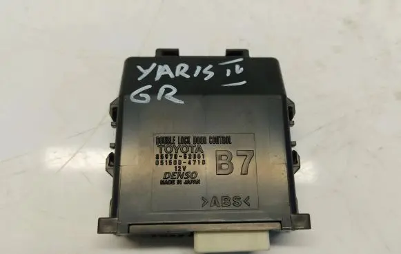 Toyota Yaris XP210 Door control unit/module 85970-52061
