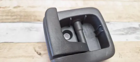 Engine bonnet (hood) release handle
