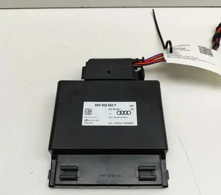 Audi Q3 8U Voltage converter/converter module 8K0959663F
