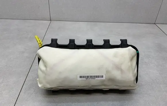 Opel Mokka Passenger airbag 95378779