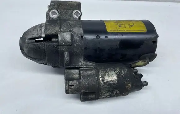 BMW 1 E81 E87 Starter motor 