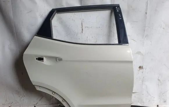 Hyundai Santa Fe Rear door