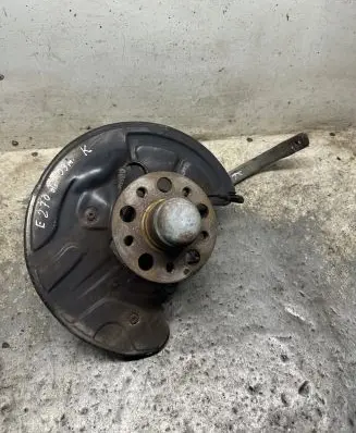 Mercedes-Benz E W211 Front wheel hub