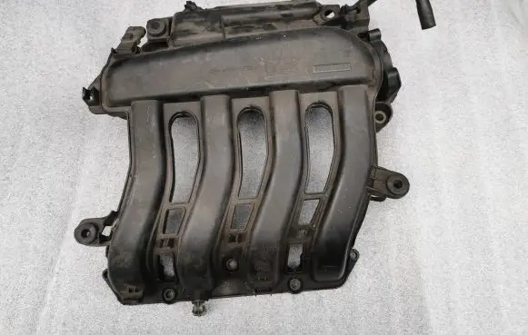 Renault Megane II Intake manifold 8200275053
