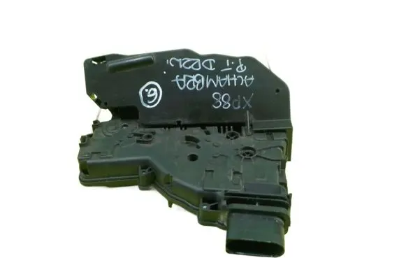 Seat Alhambra (Mk2) Front door lock 7N0839016K