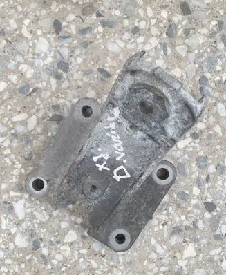 Jaguar XJ X351 Engine mounting bracket AW936037AA