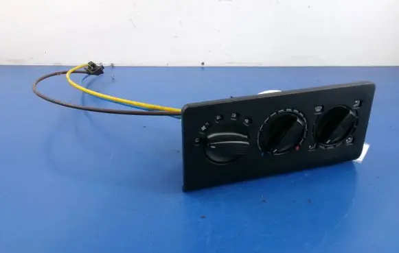 Volkswagen Polo III 6N 6N2 6NF Climate control unit 1H0819045C