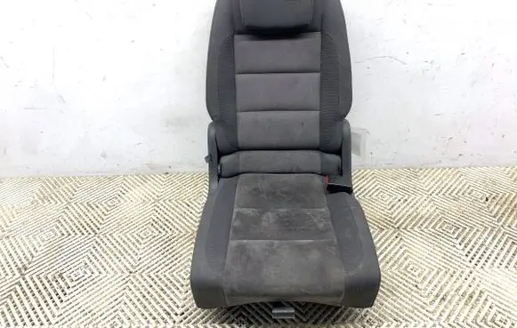 Volkswagen Touran II Rear seat 