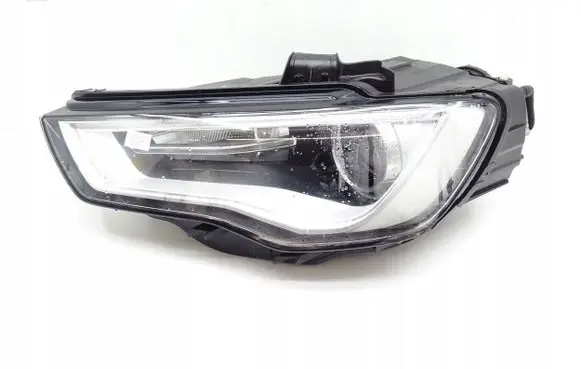 Audi A3 S3 8V Headlight/headlamp 8V0941005A