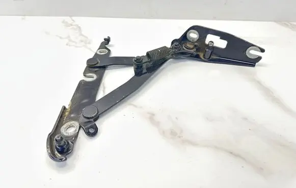 Audi A6 S6 C6 4F Tailgate/trunk/boot hinge 4F5827302A 52669