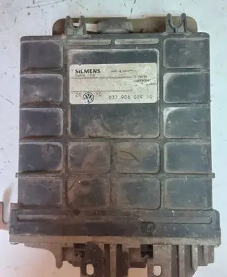 Volkswagen Golf III Engine control unit/module 037906024ag