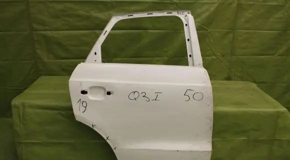 Audi Q3 8U Front door 000259