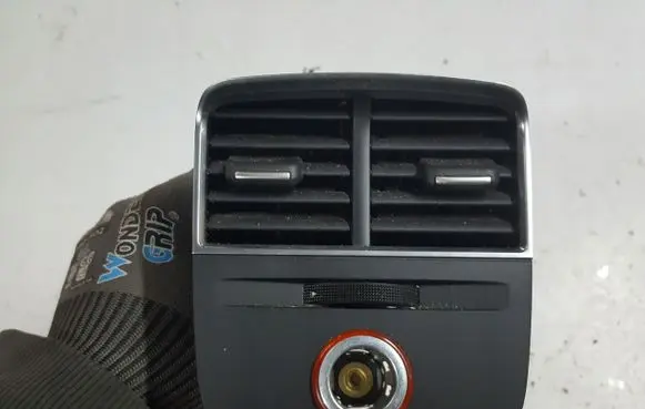Audi A3 S3 8V Dash center air vent grill 8V0819203