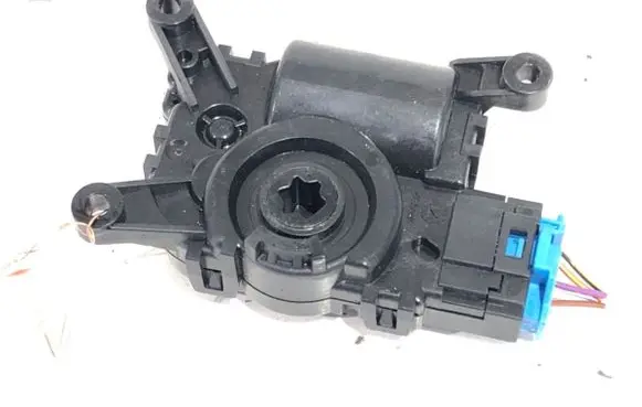 Skoda Octavia Mk4 Air flap motor/actuator 5WA907511C