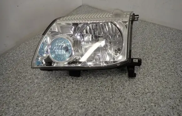 Nissan X-Trail T30 Headlight/headlamp