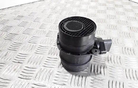 Volkswagen Touran I Mass air flow meter 0281002461 074906461B
