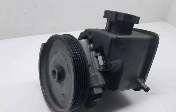 Mercedes-Benz C W204 Power steering pump 7691332154 A0044667001