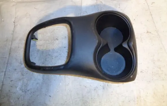 Cup holder front