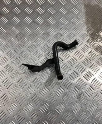 Volkswagen PASSAT B6 Engine coolant pipe/hose 03L122157E