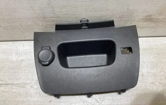 Citroen C3 Aircross Cigarette lighter trim front 13472603 39041738