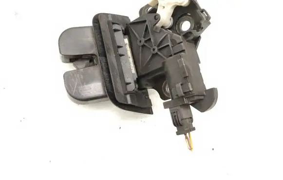 Audi A4 S4 B7 8E 8H Tailgate/trunk/boot lock/catch/latch 8P4827505B