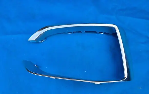 BMW 1 F40 Front fog light trim/grill 5A39385