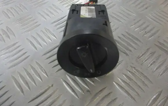 Volkswagen Golf IV Light switch 1C0941531