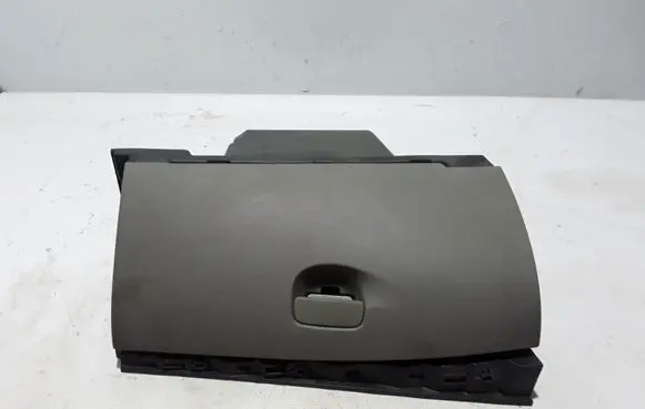 Renault Megane III Glove box 681080009R