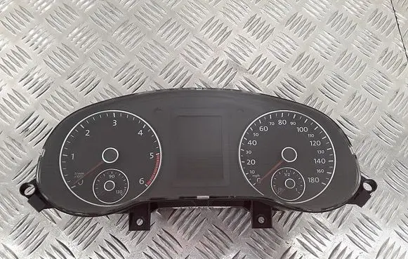 Speedometer (instrument cluster)