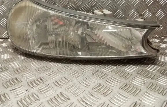 Ford Mondeo MK II Headlight/headlamp