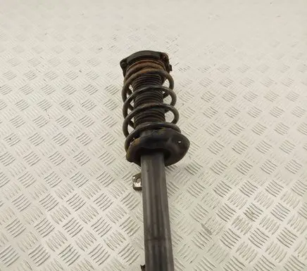 Volkswagen PASSAT B7 Front shock absorber/damper