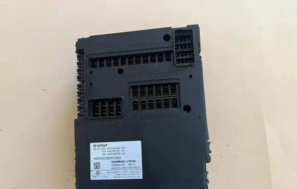 Smart ForTwo II Fuse module A4515401650 4500393380551083