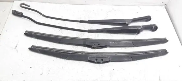 Audi A4 S4 B5 8D Front wiper blade arm 3B1955409 3B1955410