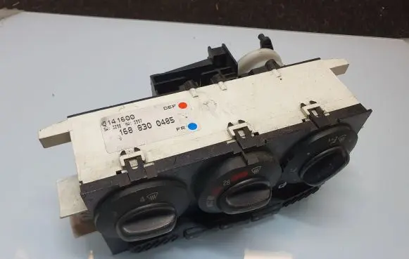 Mercedes-Benz A W168 Climate control unit 1688300485 Q141600