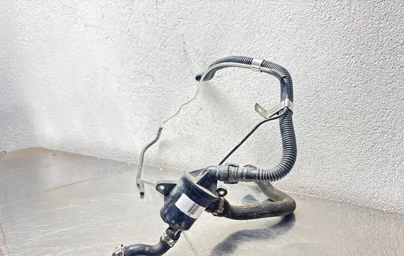 Opel Astra J Breather/breather pipe/hose 70349704 PA6GF30