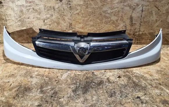 Opel Vivaro Front bumper upper radiator grill 623100249R 623100252R 623100248R