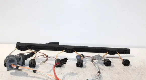 BMW 5 E60 E61 Fuel injector wires 7529708 7529709