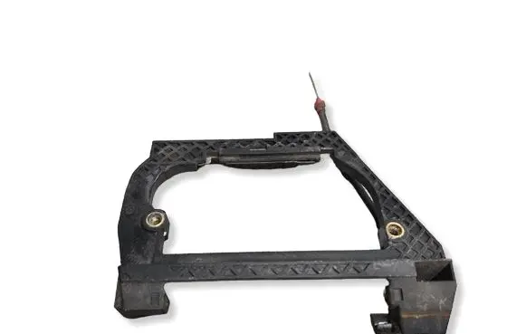 BMW 5 E39 Rear door exterior handle/bracket 51228236646
