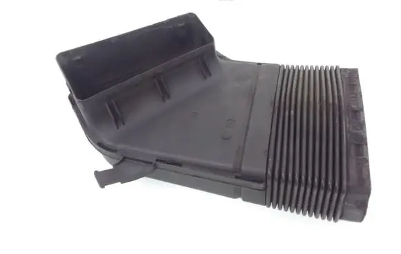 Audi A4 S4 B6 8E 8H Air intake duct part 8E0129617D