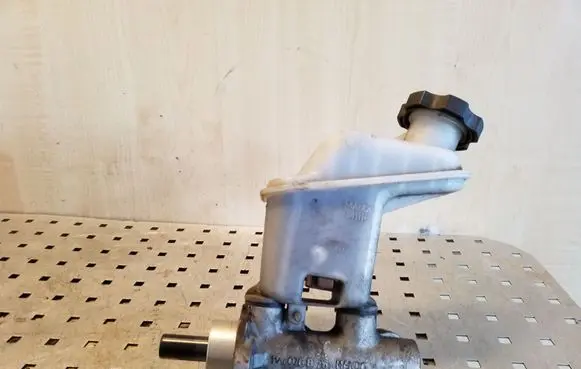 Hyundai Santa Fe Master brake cylinder