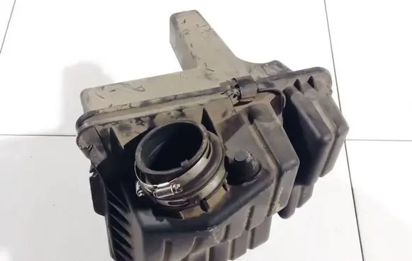 Chrysler Grand Voyager IV Air filter box