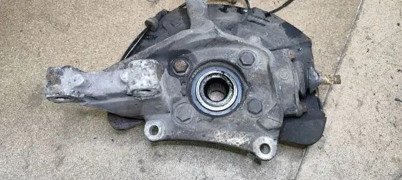 Volvo V70 Front wheel hub