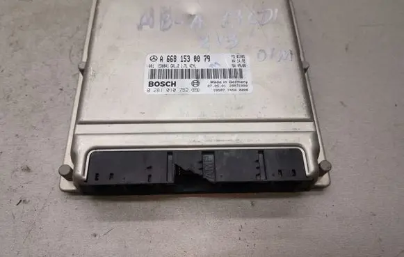 Mercedes-Benz A W168 Engine control unit/module 0281010752 A6681530079